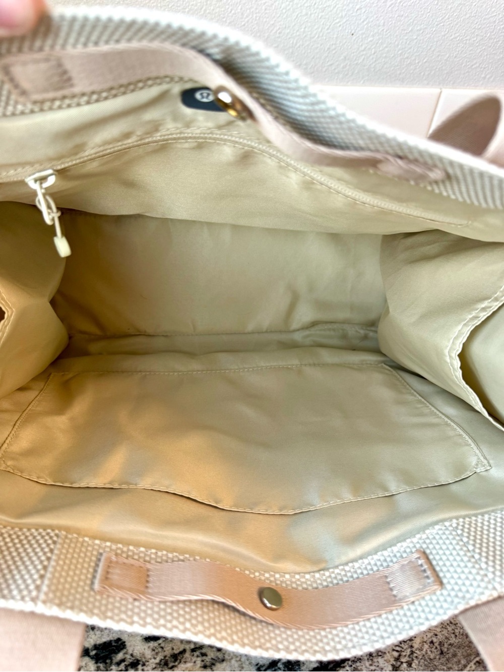 Lululemon Two-Tone Canvas Tote Bag 10L. Mojave Tan / Light Ivory. NWT. - Picture 6 of 6